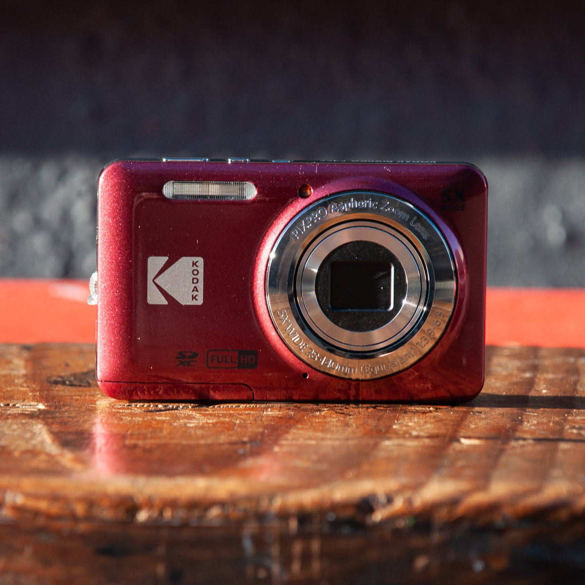 Kodak PixPro FZ55 - Red - With 64GB SD Card